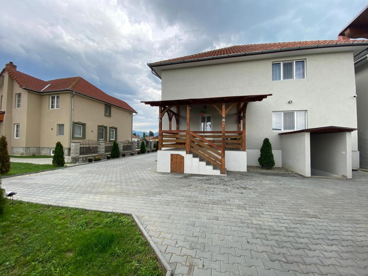 Absolut Residence Hateg Exterior photo