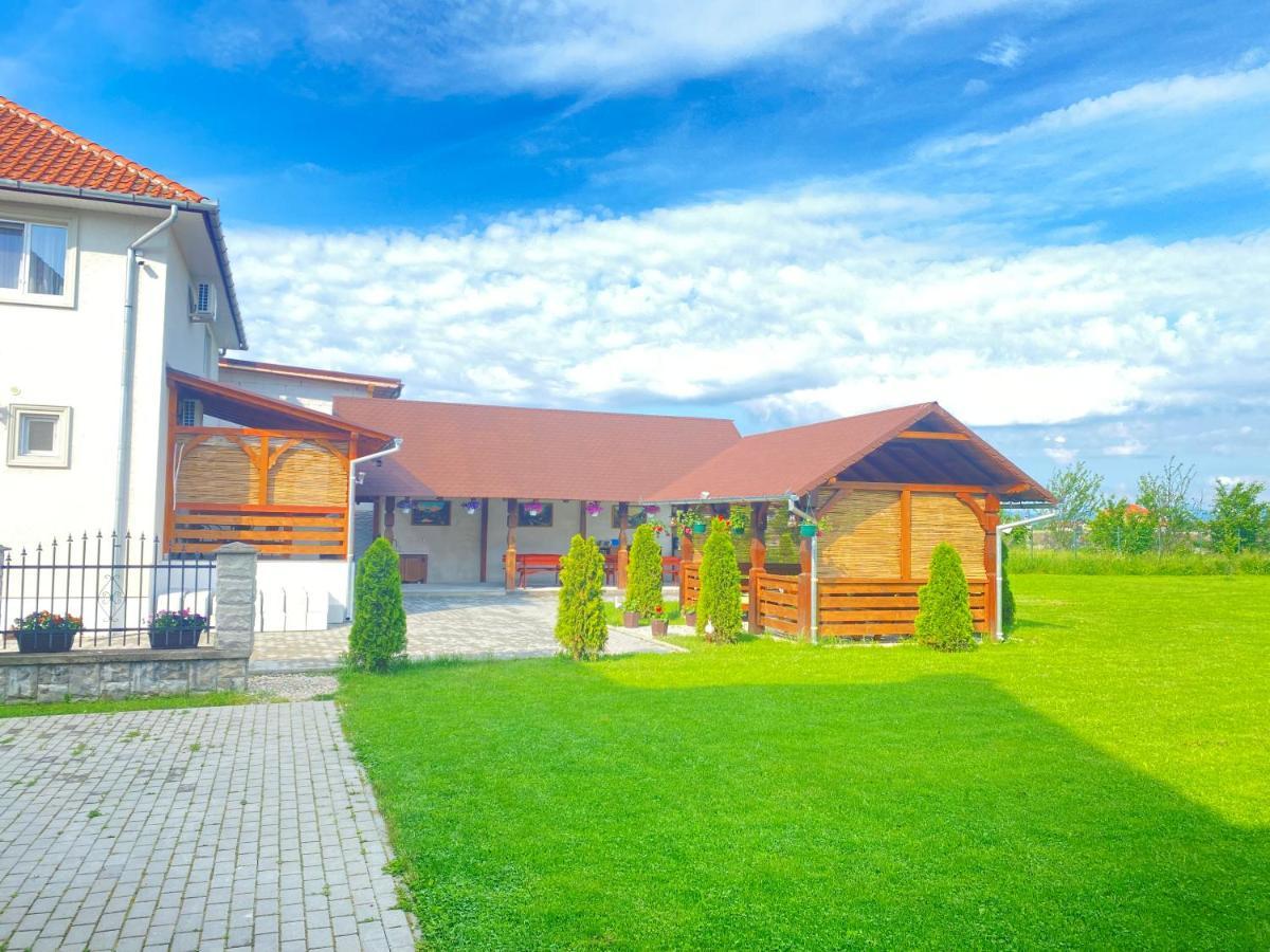 Absolut Residence Hateg Exterior photo